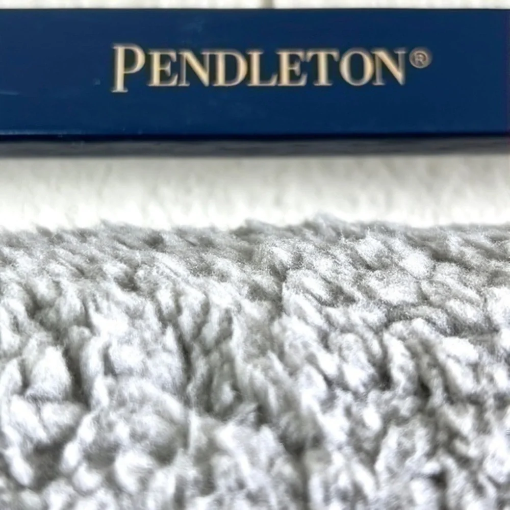 Pendleton gray cream